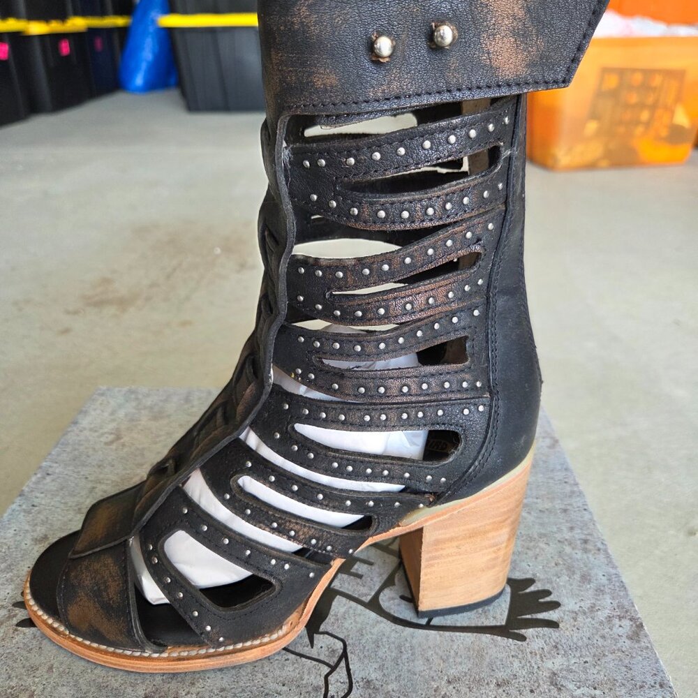 Stunning *Brand New* Freebird by Steven Lotus Sandal, Size 10